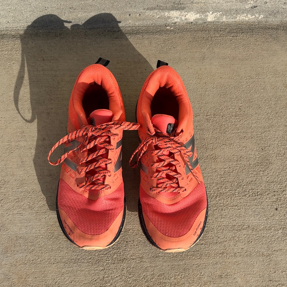 New Balance Women's Athletic Shoes - Vibrant Coral and Black